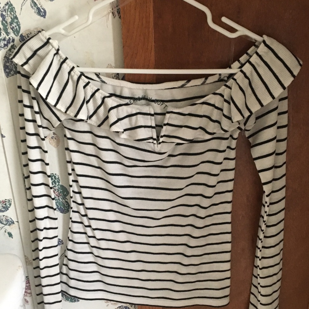 Long sleeve black and white stripe